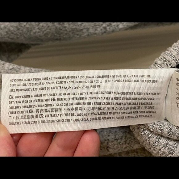 Abercrombie & Finch Sweater - Picture 6 of 6